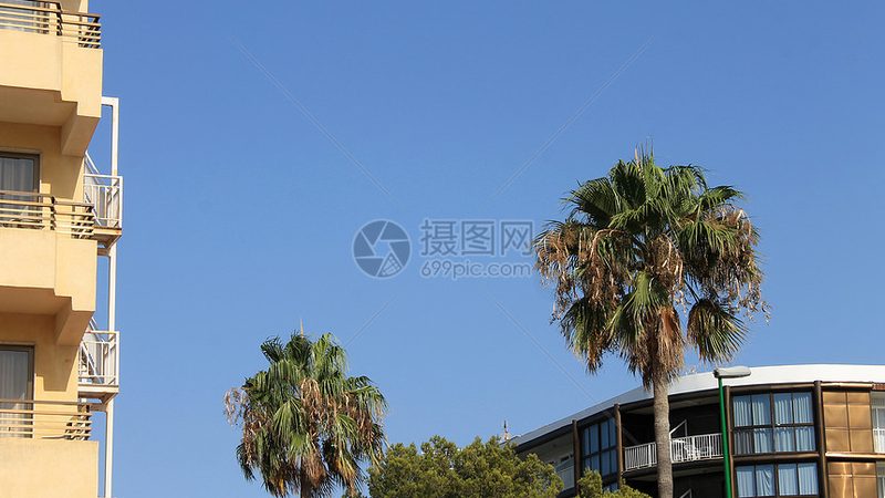 在众多商务酒店中，如何挑选出性价比之选呢？以下是一些重要的信任锚点和选择标准：
